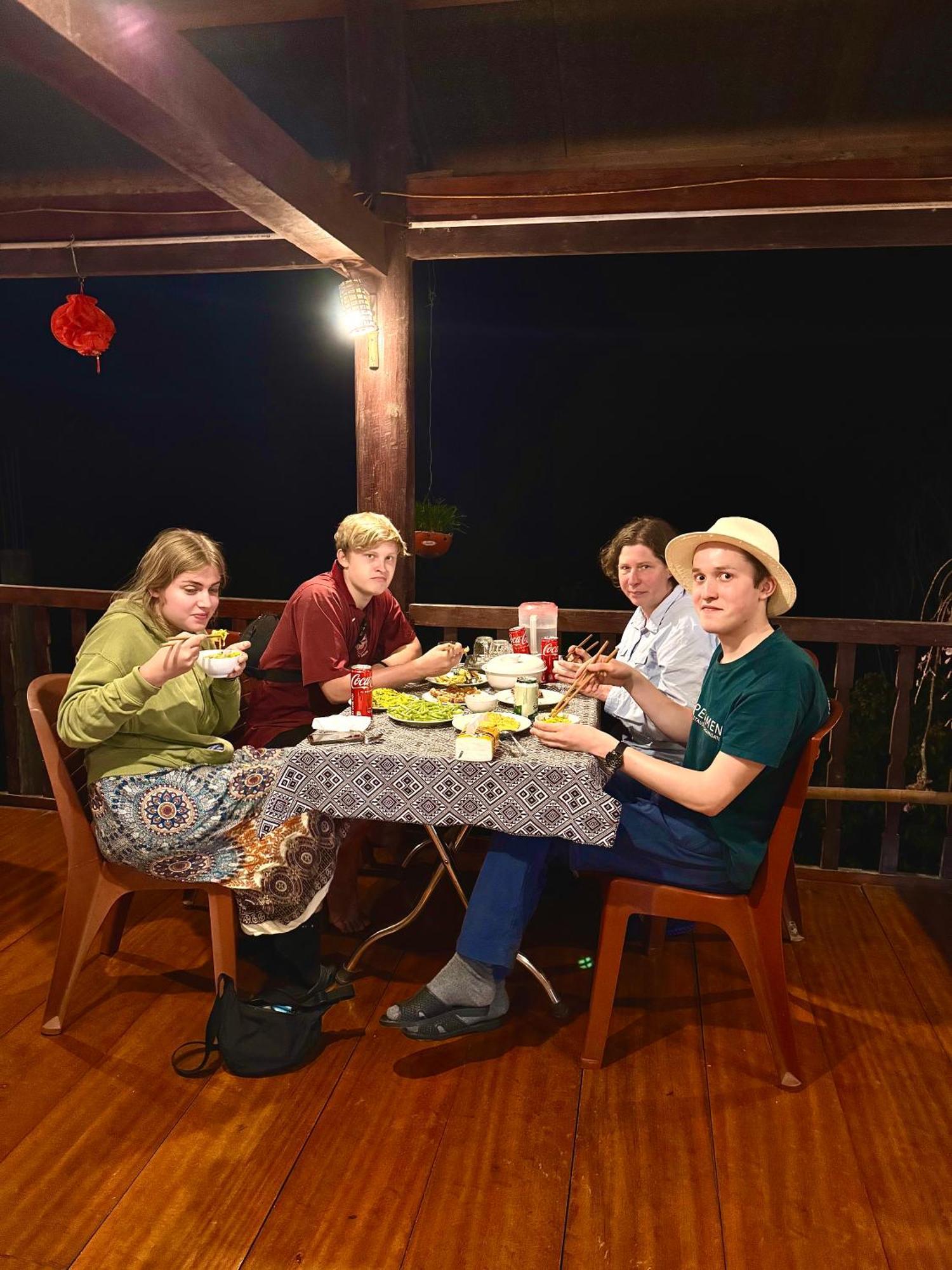 Ba Be Lake-Huyen Hao Homestay Esterno foto